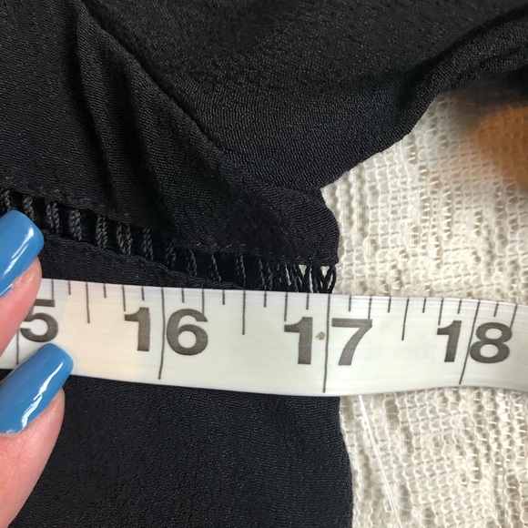 SOLD 🚫🚫🚫 Lovers + Friends cloudbreak cold shoulder boho top - Picture 6 of 9